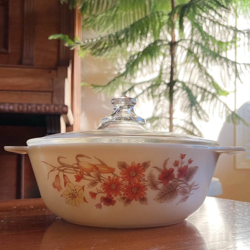 Vintage England Pyrex Harvest Spray Casserole Dish with Etched Glass Lid